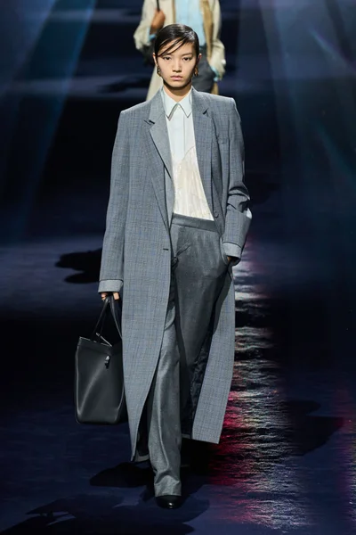 Look 8